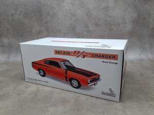 Classic Carlectables Chrysler E38 Charger Big Tank in Hemi Orange model car - 5