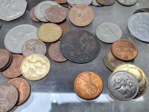 Assorted international coins - 3