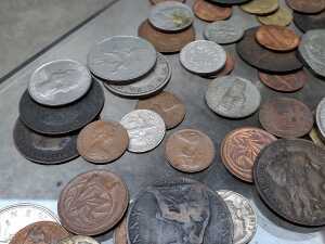 Assorted international coins - 4