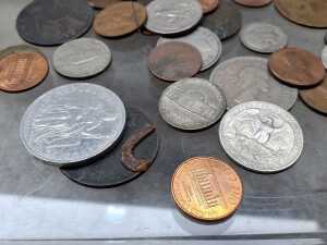 Assorted international coins - 6