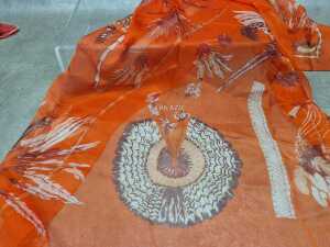 Group of designer-style scarves in assorted colours - 4