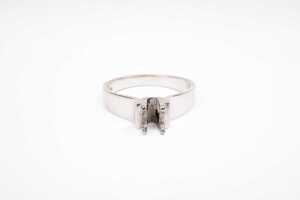 A ring setting in 18 carat white gold and platinum - 2