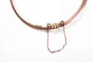 An antique aquamarine bangle in 9 carat rose gold - 4