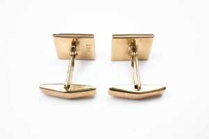 A pair of chrysoprase cufflinks in 9 carat yellow gold - 3