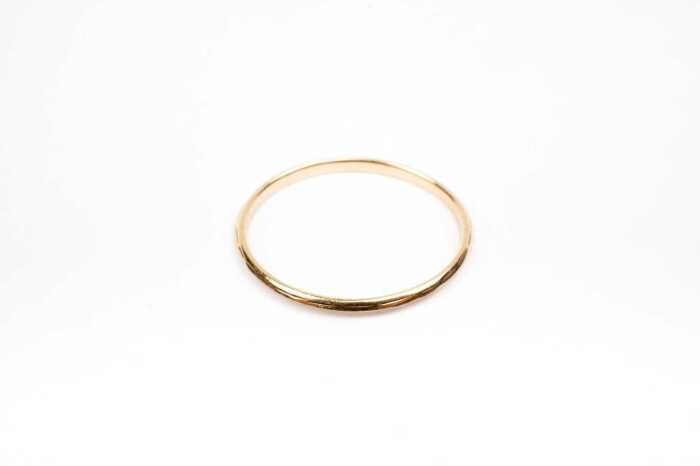 A fine band in 18 carat yellow gold