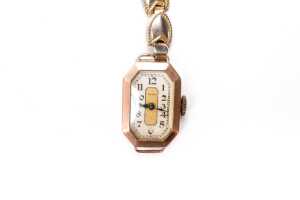An antique ladies watch in 9 carat yellow gold - 2