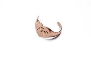 Two broken signet rings in 9 carat gold. - 4