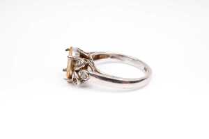 A diamond ring setting in 9 carat white gold - 3