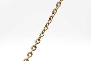 An antique garnet and seed pearl pendant and necklace in rolled gold - 3