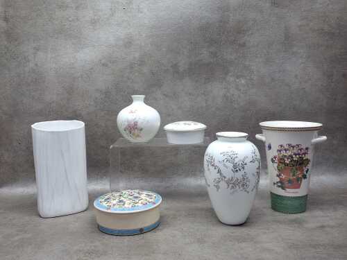 Wedgwood and Royal Doulton vases and trinket boxes