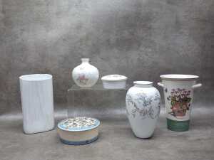 Wedgwood and Royal Doulton vases and trinket boxes