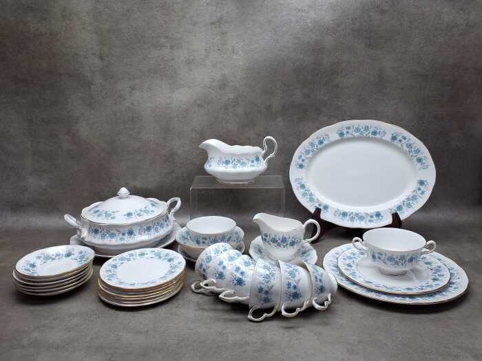 Colclough English porcelain part dinner setting