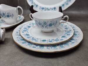 Colclough English porcelain part dinner setting - 2