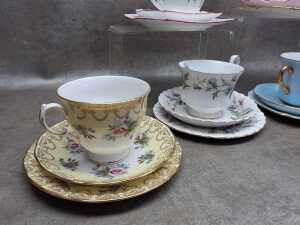 Six English porcelain trios - 5