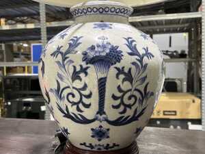Pair of blue and white table lamps with timber bases - 4