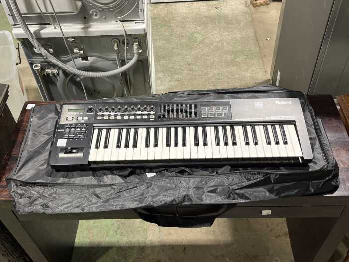 Roland A-500 MIDI keyboard controller