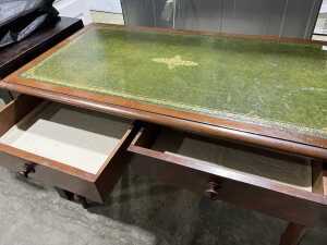 Victorian writing desk with green leather top - 3