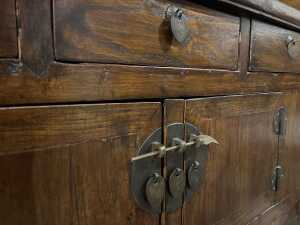Chinese Qing-style low cabinet - 4
