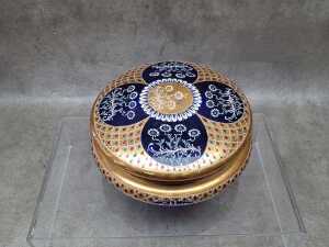 Antique gilt and cobalt-enamelled circular hinged box - 2
