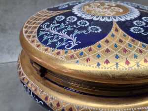 Antique gilt and cobalt-enamelled circular hinged box - 4