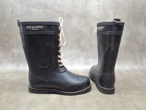 Designer style lace-up black rubber boots - 3