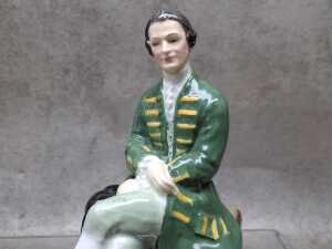 Royal Doulton 'A Gentleman and A Lady from Williamsburg' porcelain figures - 2
