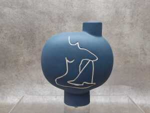 Modern Matisse-style porcelain vase with sgraffito decoration