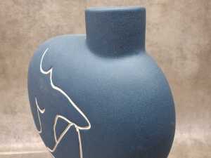Modern Matisse-style porcelain vase with sgraffito decoration - 3