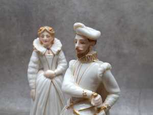 Antique Royal Worcester porcelain 'Queen Elizabeth' and 'Sir Walter Raleigh' figures - 3