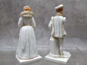Antique Royal Worcester porcelain 'Queen Elizabeth' and 'Sir Walter Raleigh' figures - 5