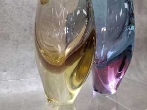 Two Ricaro art glass vases, one with original label - 3