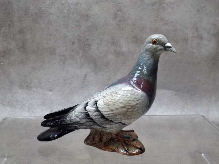 Beswick ceramic pigeon figure