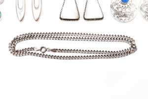 A collection of jewellery in sterling silver - 5