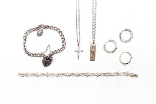 A collection of jewellery in sterling silver