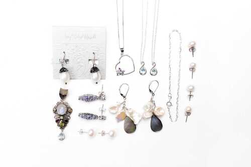 A collection of jewellery in sterling silver