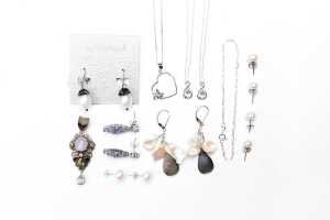 A collection of jewellery in sterling silver