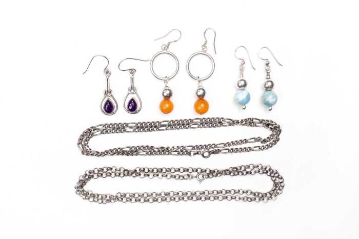 A collection of jewellery in sterling silver