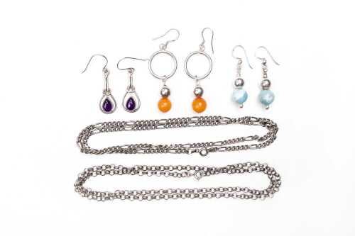 A collection of jewellery in sterling silver