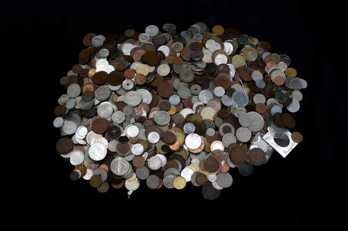 6kg of assorted world coins
