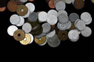 6kg of assorted world coins - 4