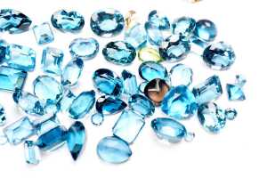 A collection of gemstones - 5