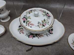 Seven Wedgwood 'Hathaway Rose' porcelain pieces - 3