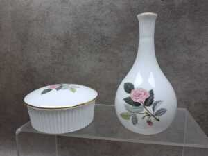 Seven Wedgwood 'Hathaway Rose' porcelain pieces - 4