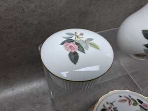 Seven Wedgwood 'Hathaway Rose' porcelain pieces - 5