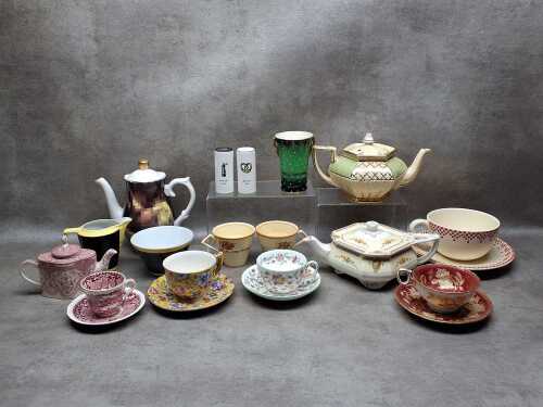 Assorted antique and contemporary ceramics and porcelain