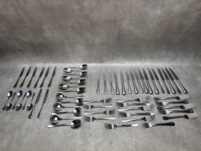 Table Kraft cutlery setting for eight
