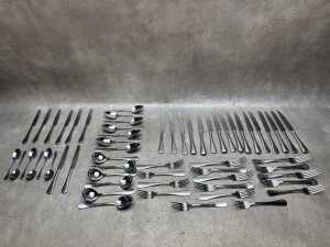 Table Kraft cutlery setting for eight