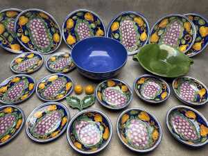 Assorted terra cotta and majolica servingware - 2