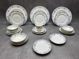 Minton 'Bellemeade' porcelain part dinner setting