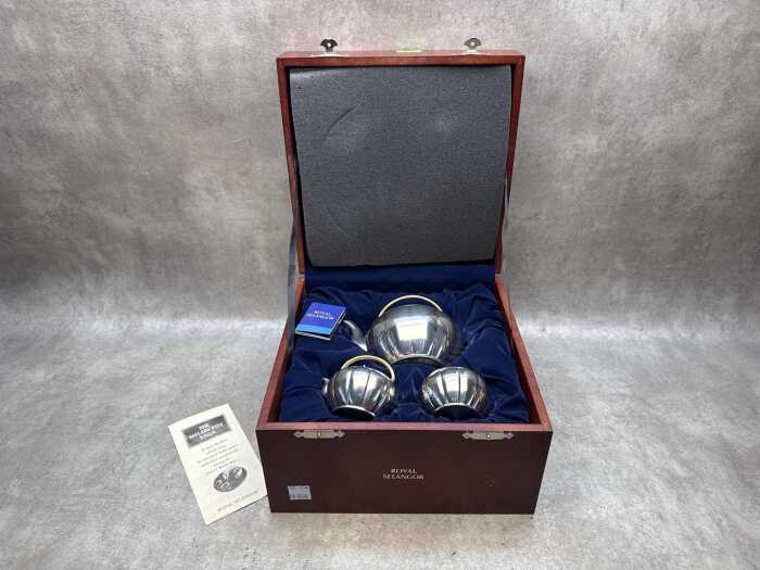 Royal Selangor "The Melon Pot Saga' pewter tea service in presentation bow